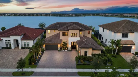 8590 W PARKLAND BAY TRAIL