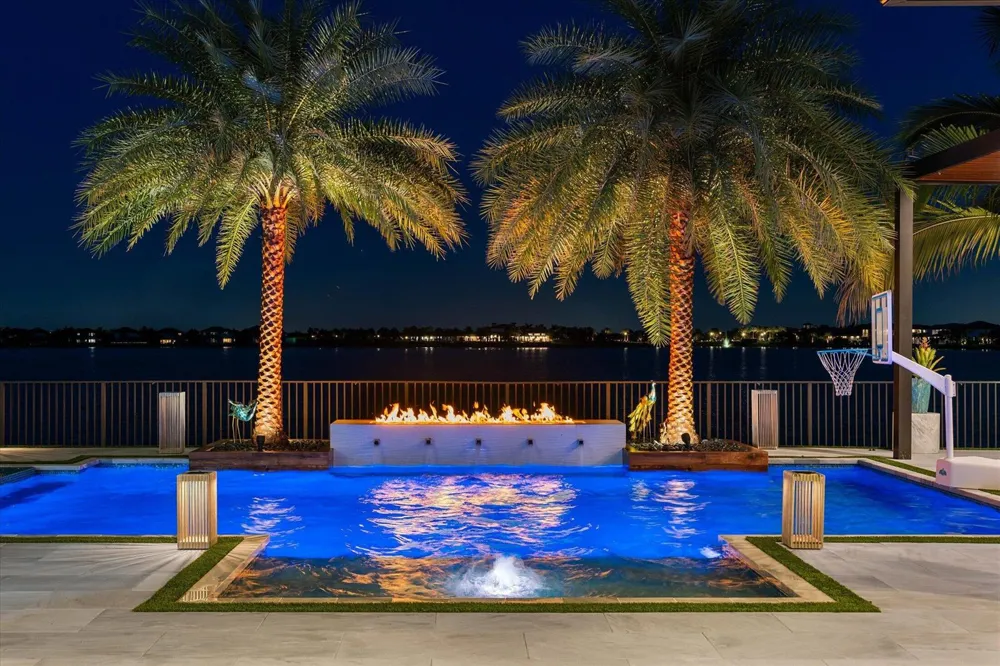 8590 W PARKLAND BAY TRAIL Parkland, FL 33076