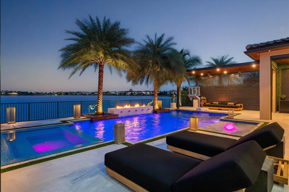 8590 W PARKLAND BAY TRAIL Parkland, FL 33076