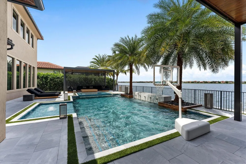 8590 W PARKLAND BAY TRAIL Parkland, FL 33076