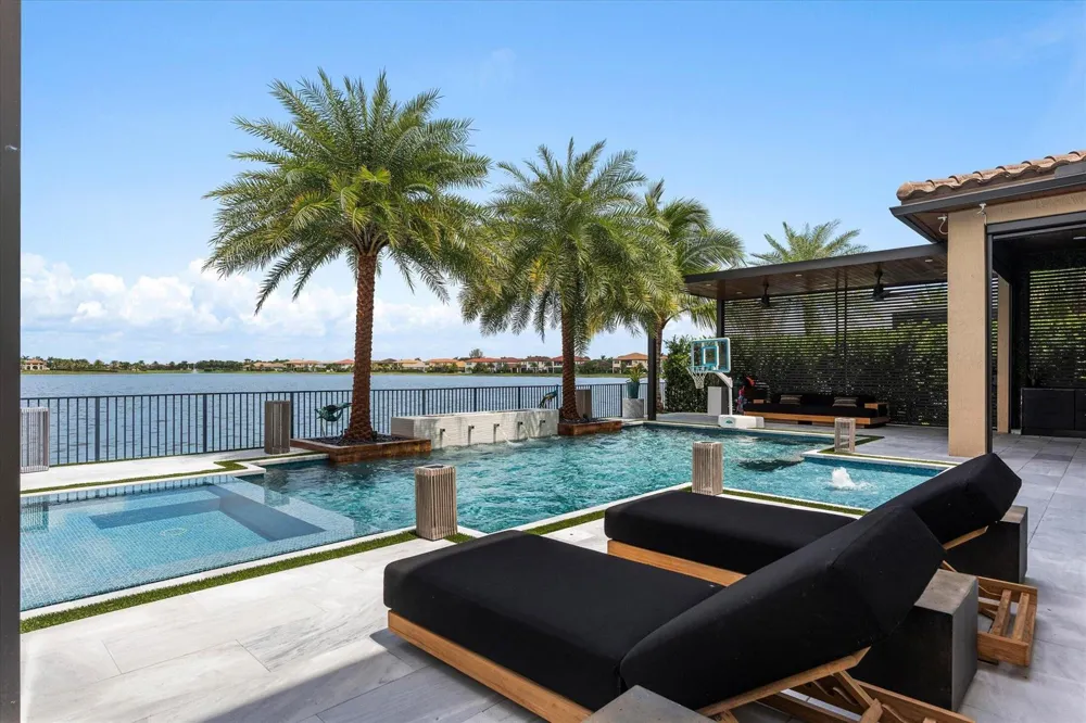8590 W PARKLAND BAY TRAIL Parkland, FL 33076