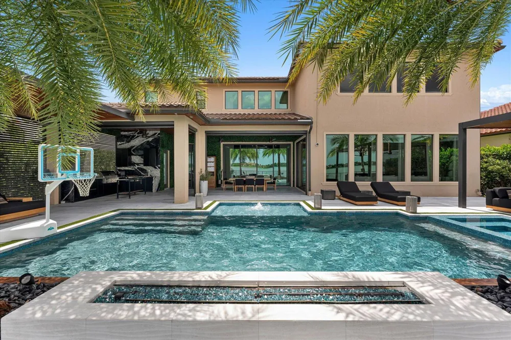 8590 W PARKLAND BAY TRAIL Parkland, FL 33076
