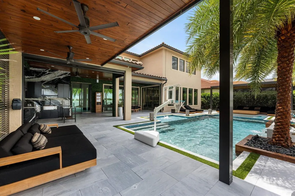 8590 W PARKLAND BAY TRAIL Parkland, FL 33076