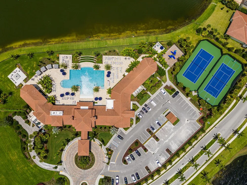 8590 W PARKLAND BAY TRAIL Parkland, FL 33076
