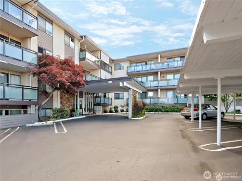 510 Forsyth Lane #210
