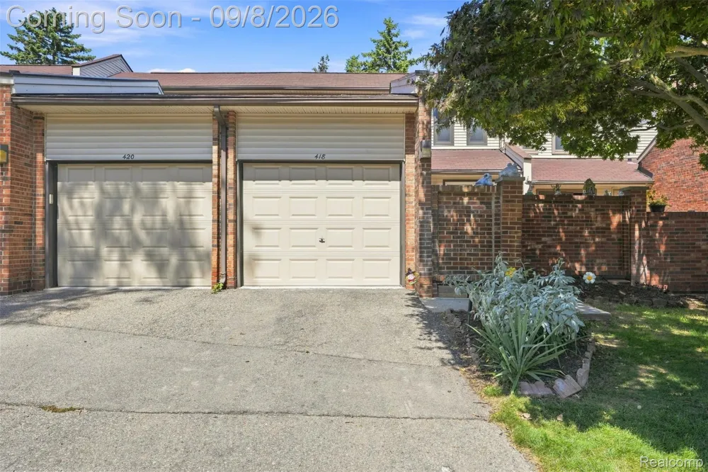 418 Willow Grove Lane Rochester Hills City, MI 48307
