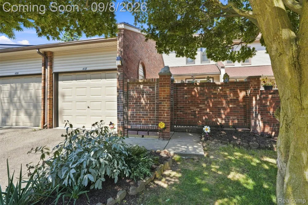 418 Willow Grove Lane Rochester Hills City, MI 48307