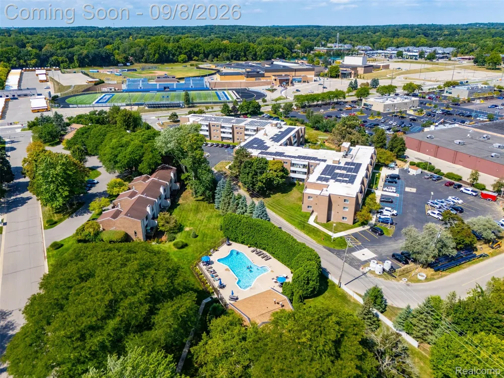 418 Willow Grove Lane Rochester Hills City, MI 48307