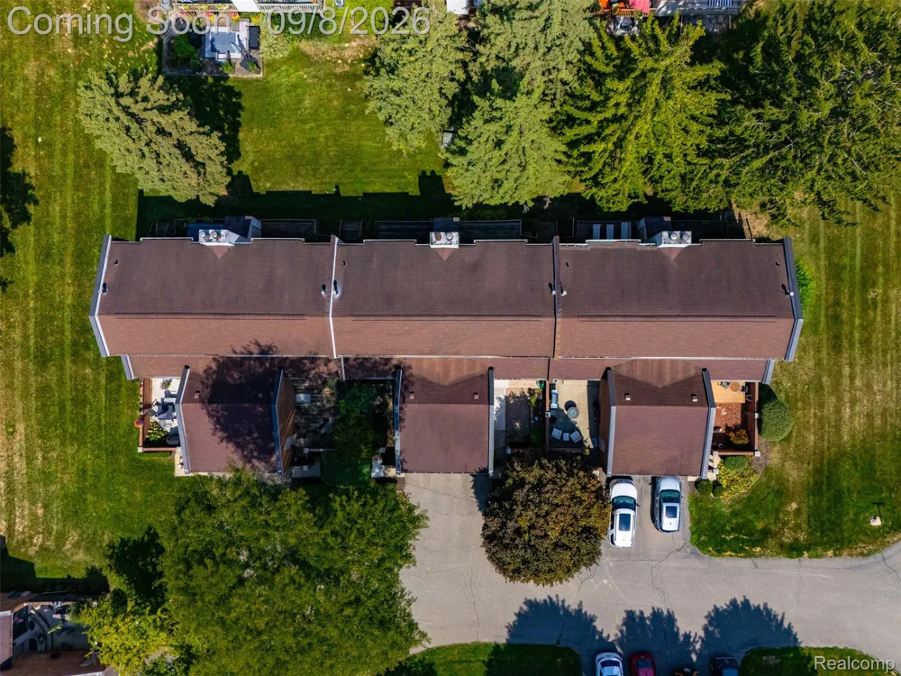 418 Willow Grove Lane Rochester Hills City, MI 48307
