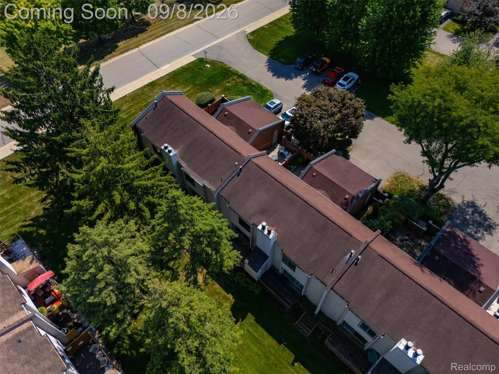 418 Willow Grove Lane Rochester Hills City, MI 48307