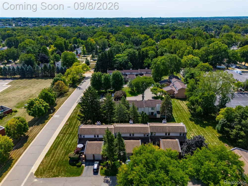 418 Willow Grove Lane Rochester Hills City, MI 48307