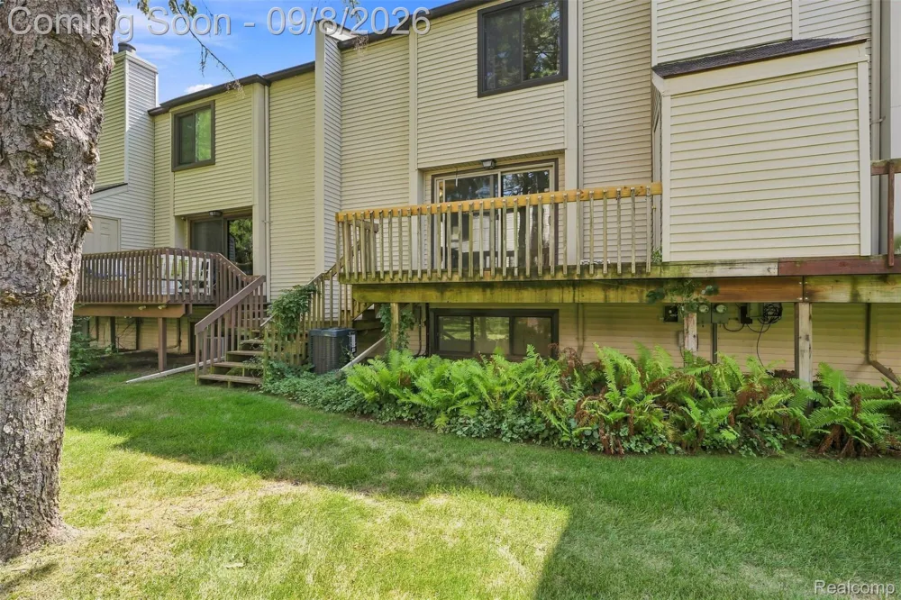 418 Willow Grove Lane Rochester Hills City, MI 48307