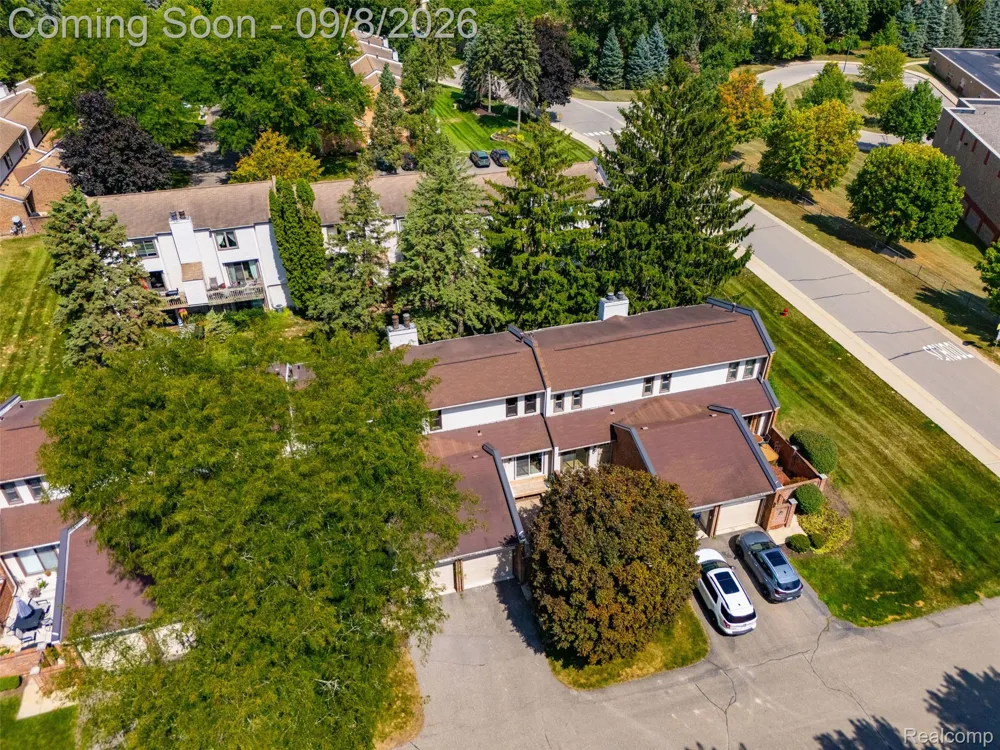 418 Willow Grove Lane Rochester Hills City, MI 48307