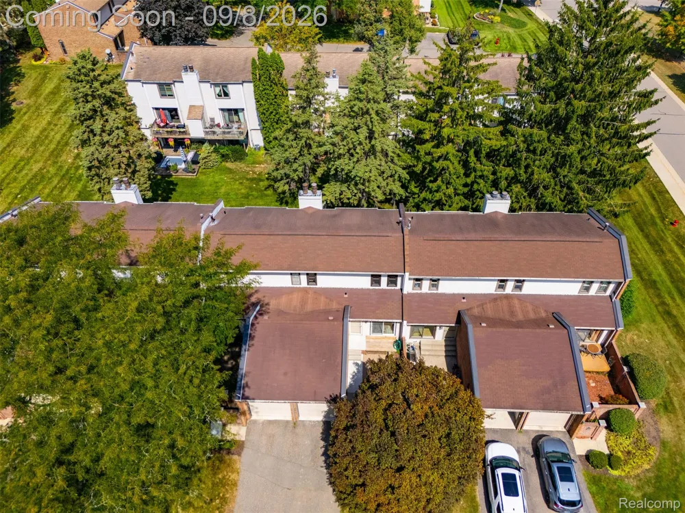 418 Willow Grove Lane Rochester Hills City, MI 48307