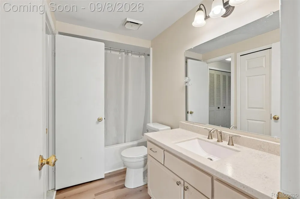 418 Willow Grove Lane Rochester Hills City, MI 48307