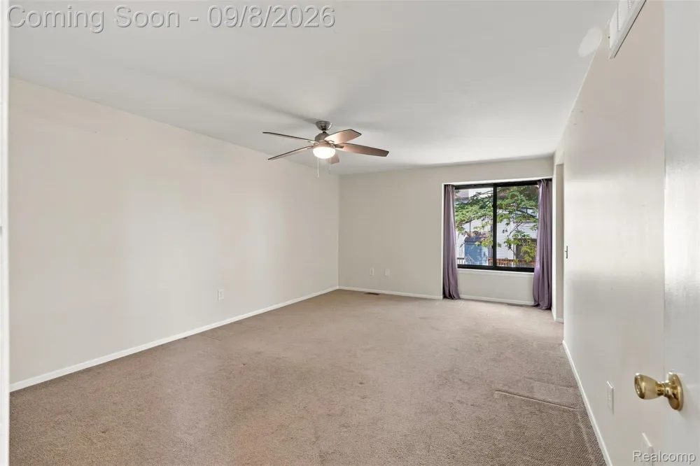 418 Willow Grove Lane Rochester Hills City, MI 48307