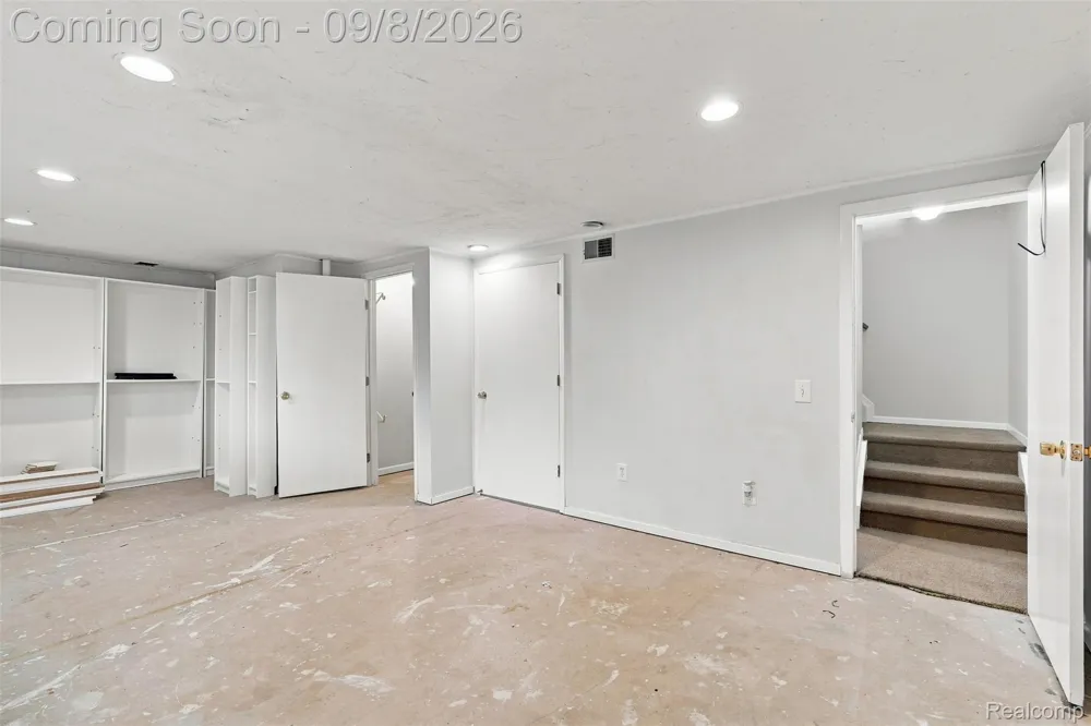 418 Willow Grove Lane Rochester Hills City, MI 48307