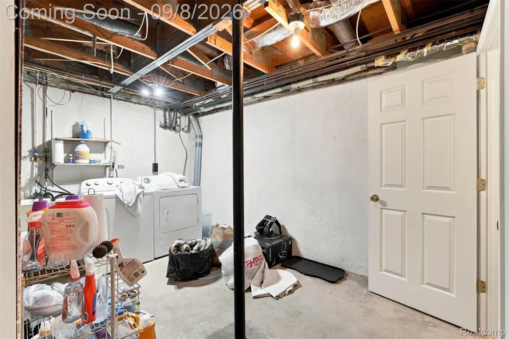 418 Willow Grove Lane Rochester Hills City, MI 48307