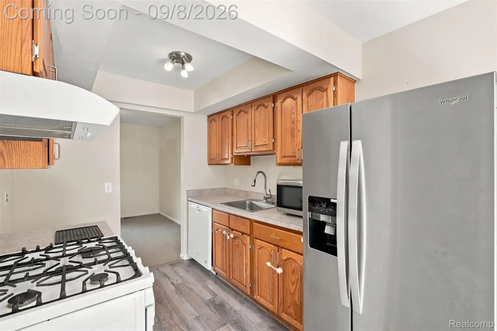 418 Willow Grove Lane Rochester Hills City, MI 48307