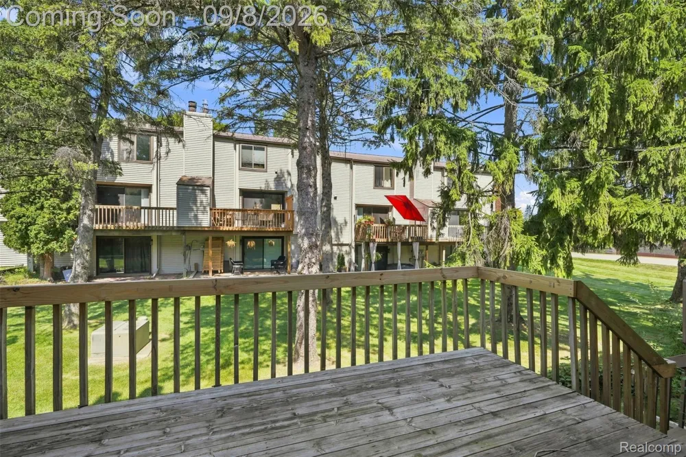418 Willow Grove Lane Rochester Hills City, MI 48307
