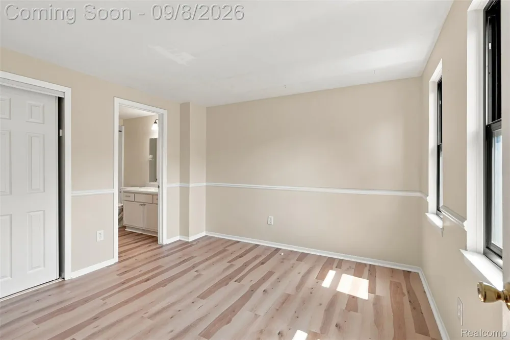 418 Willow Grove Lane Rochester Hills City, MI 48307