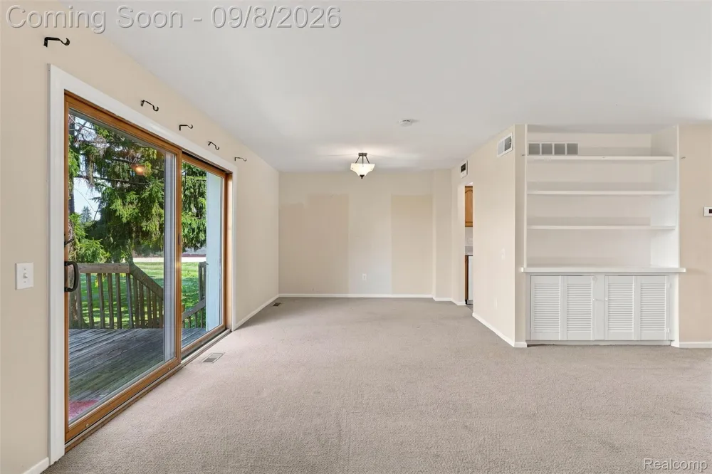 418 Willow Grove Lane Rochester Hills City, MI 48307