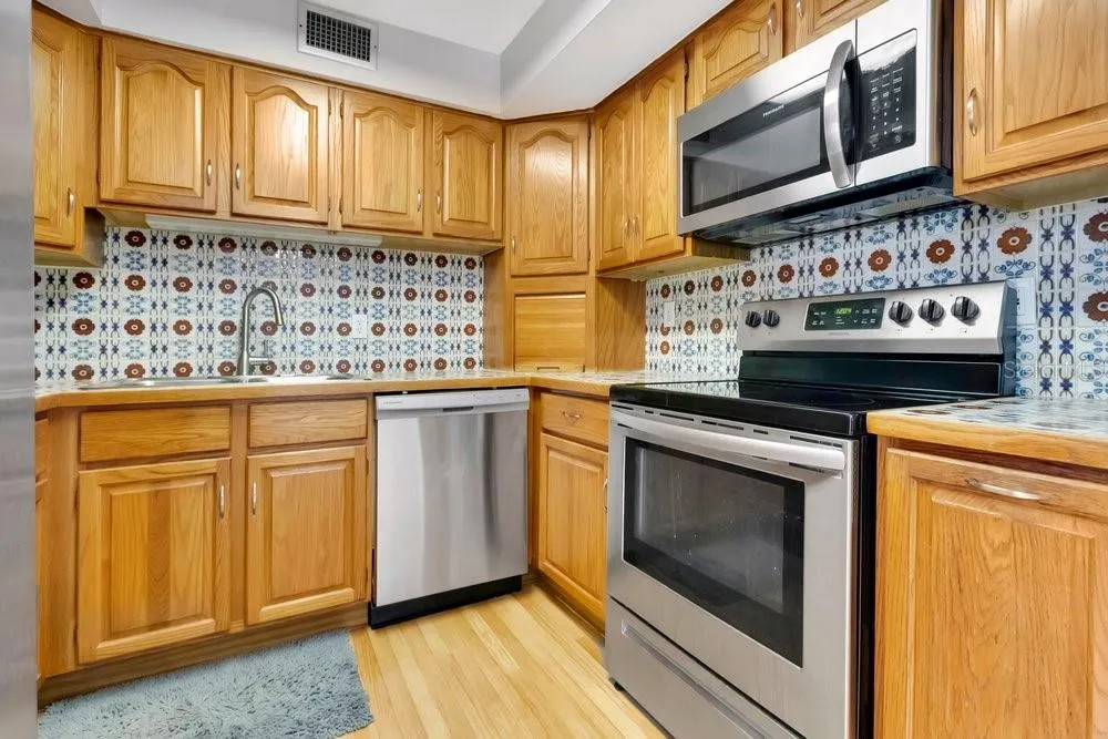 7400 36TH AVENUE St Petersburg, FL 33710
