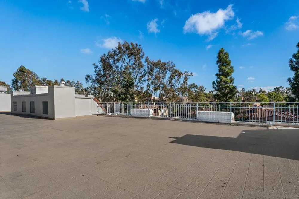 8332 Regents Rd #1L San Diego, CA 92122