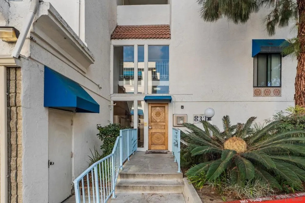 8332 Regents Rd #1L San Diego, CA 92122