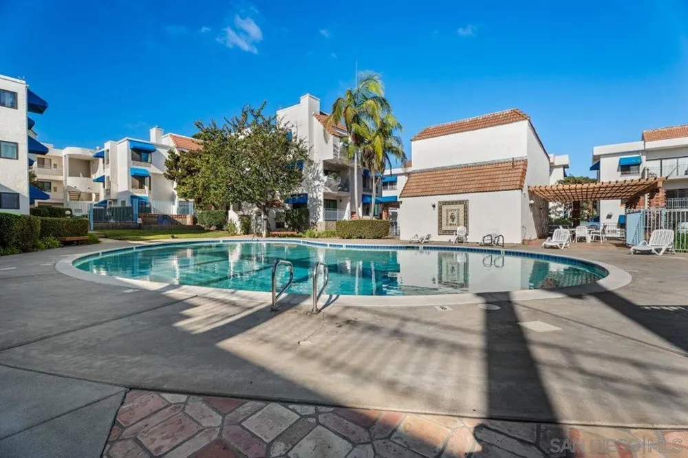 8332 Regents Rd #1L San Diego, CA 92122