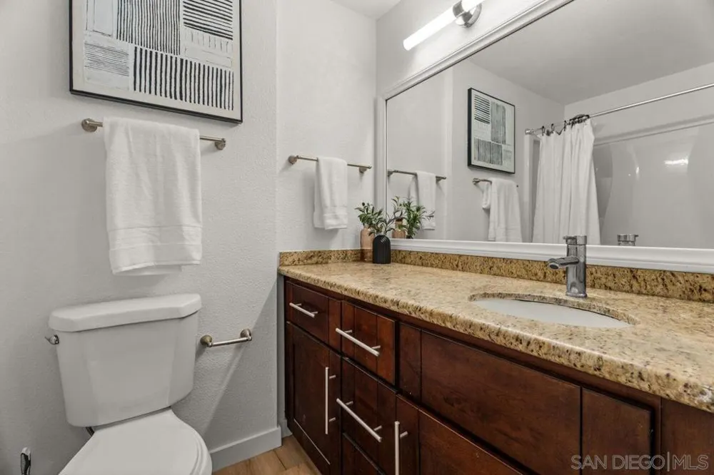 8332 Regents Rd #1L San Diego, CA 92122