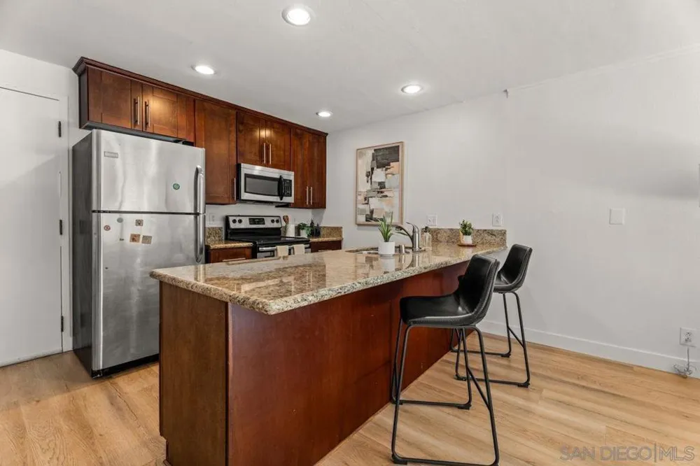 8332 Regents Rd #1L San Diego, CA 92122