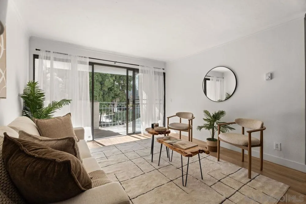 8332 Regents Rd #1L San Diego, CA 92122