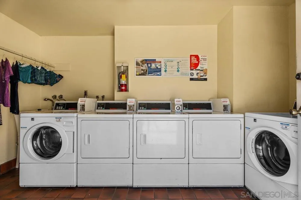 8332 Regents Rd #1L San Diego, CA 92122