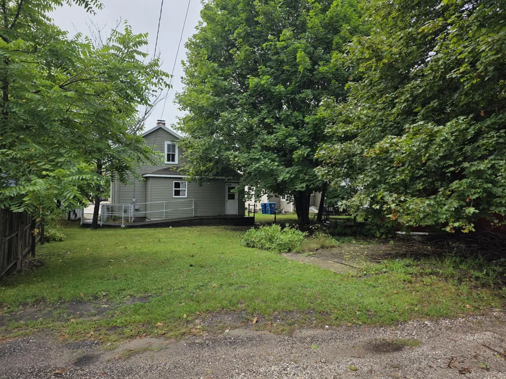 332 3rd Street Manistee, MI 49660