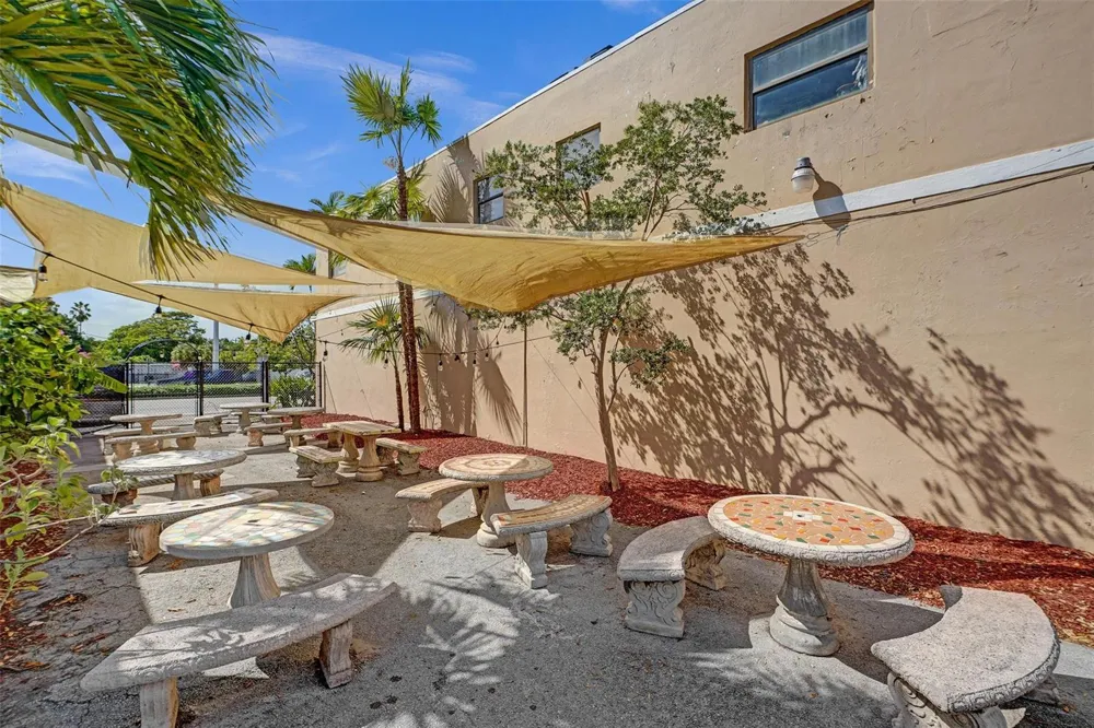 12831 W Dixie Highway North Miami, FL 33161