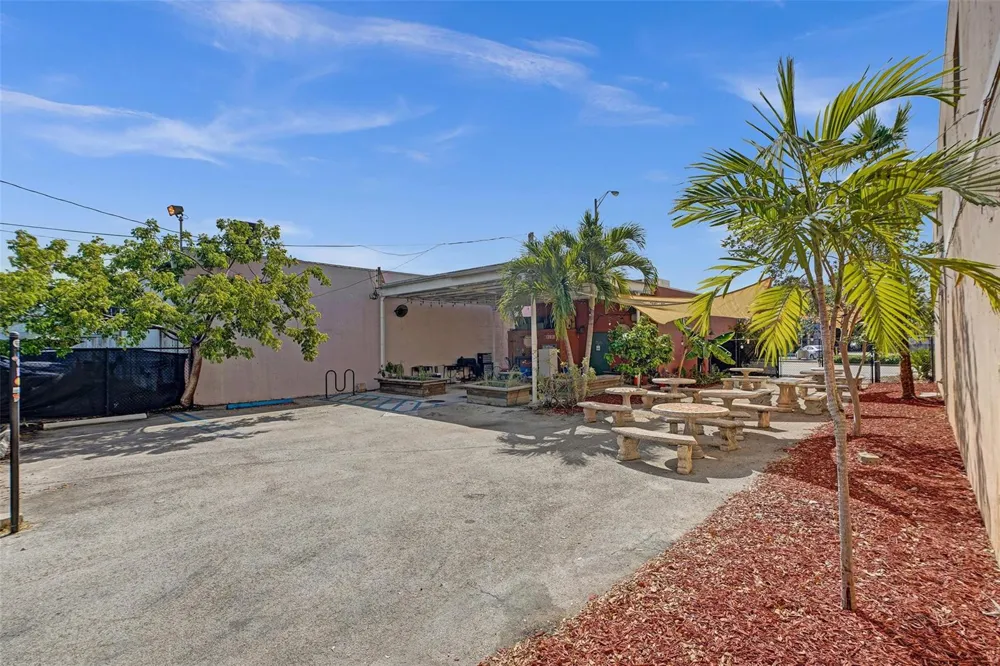 12831 W Dixie Highway North Miami, FL 33161