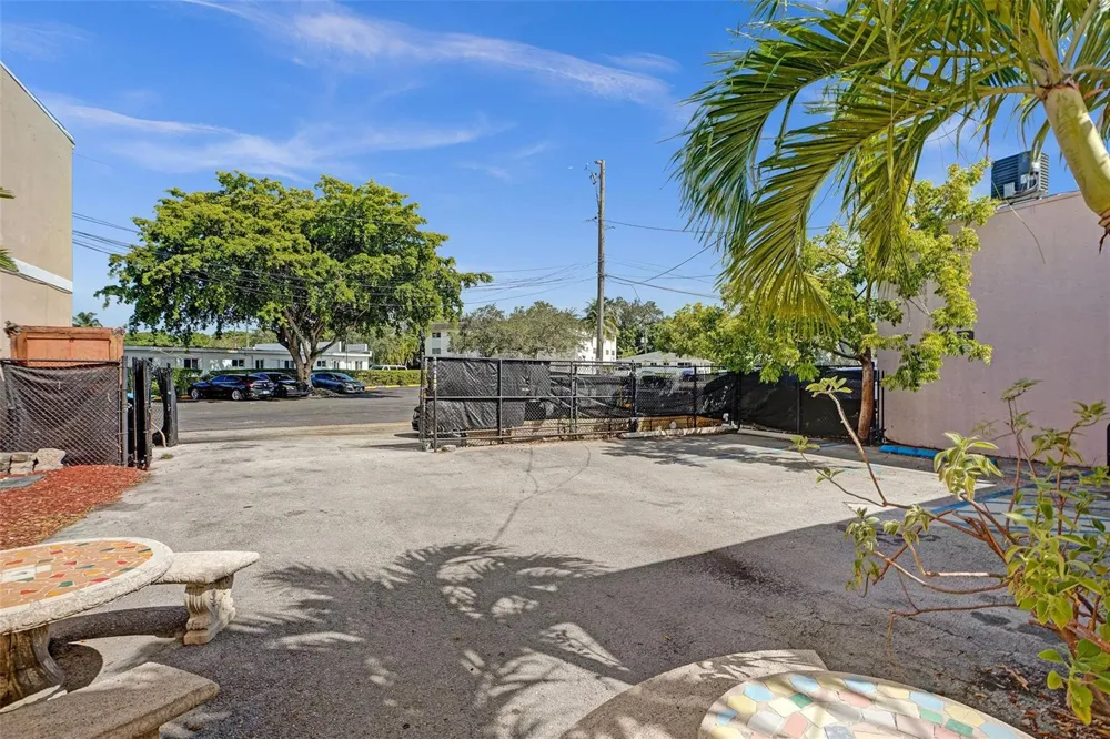 12831 W Dixie Highway North Miami, FL 33161