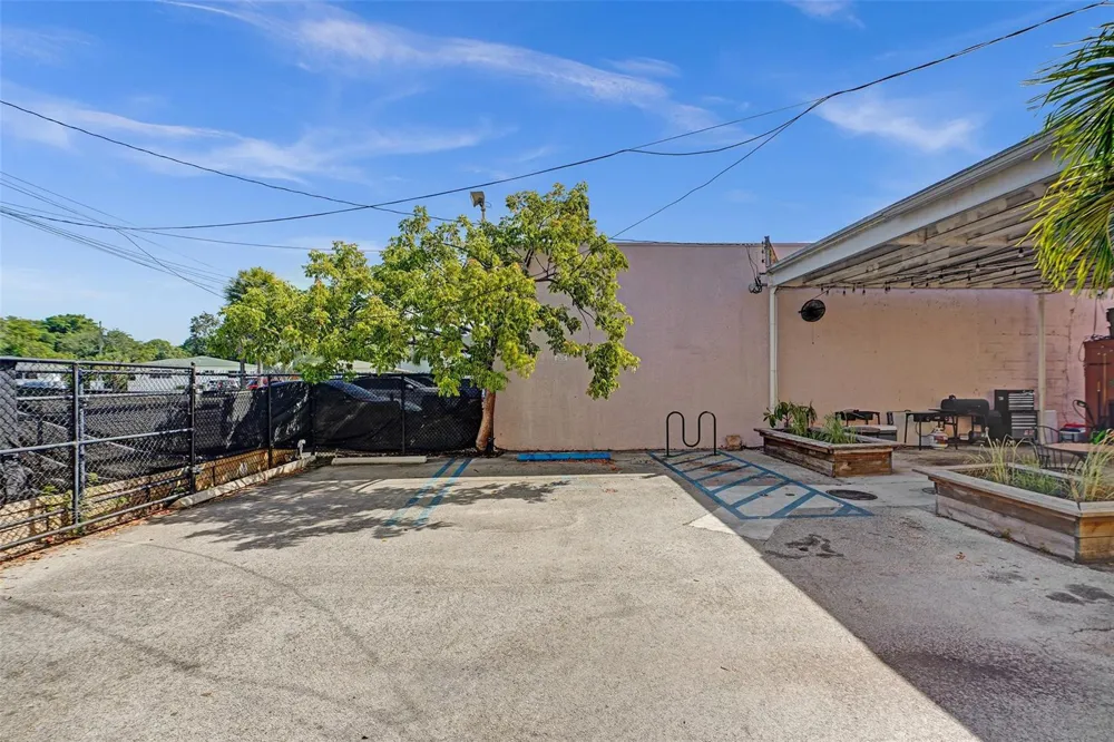 12831 W Dixie Highway North Miami, FL 33161