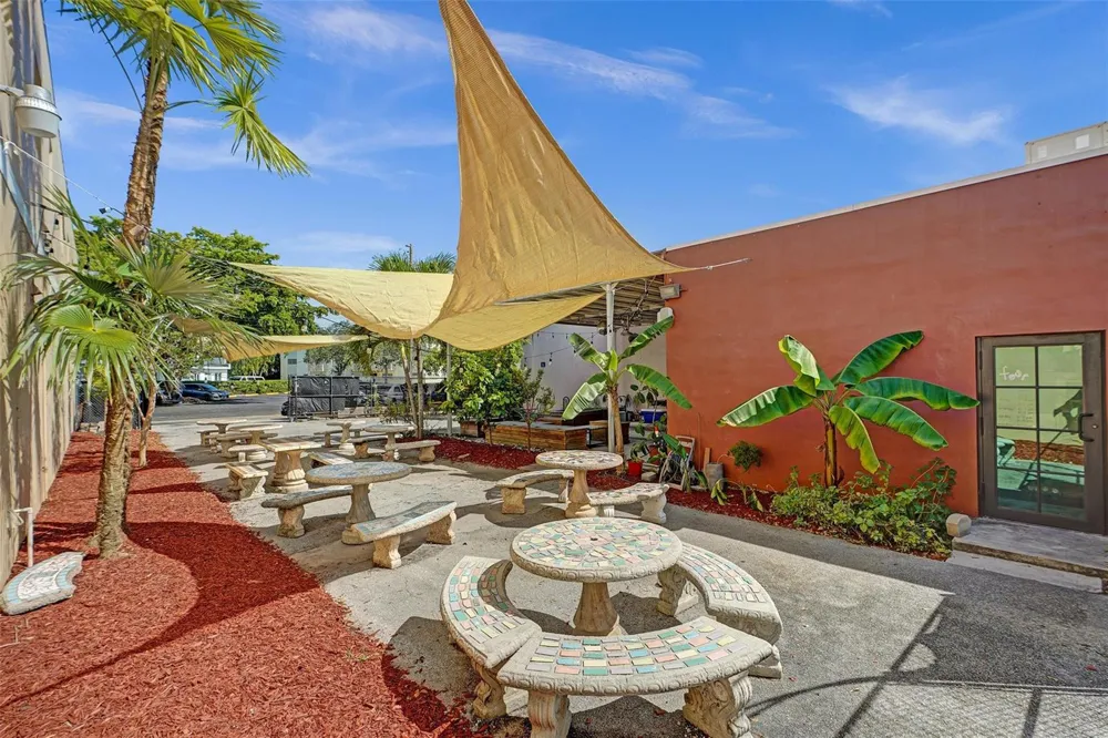 12831 W Dixie Highway North Miami, FL 33161