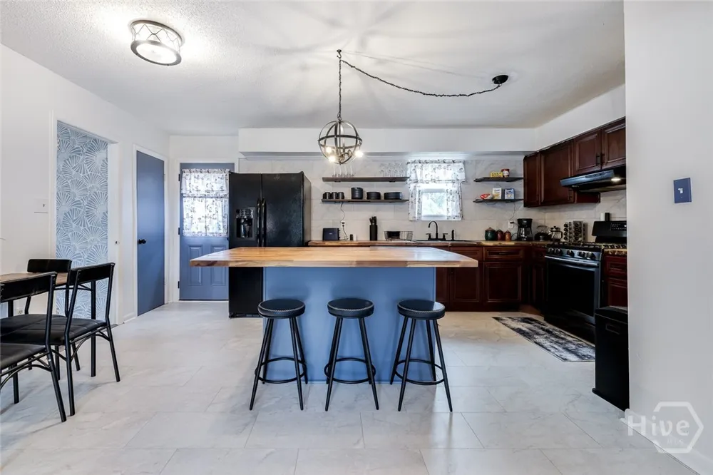 101 Michael Court Savannah, GA 31406