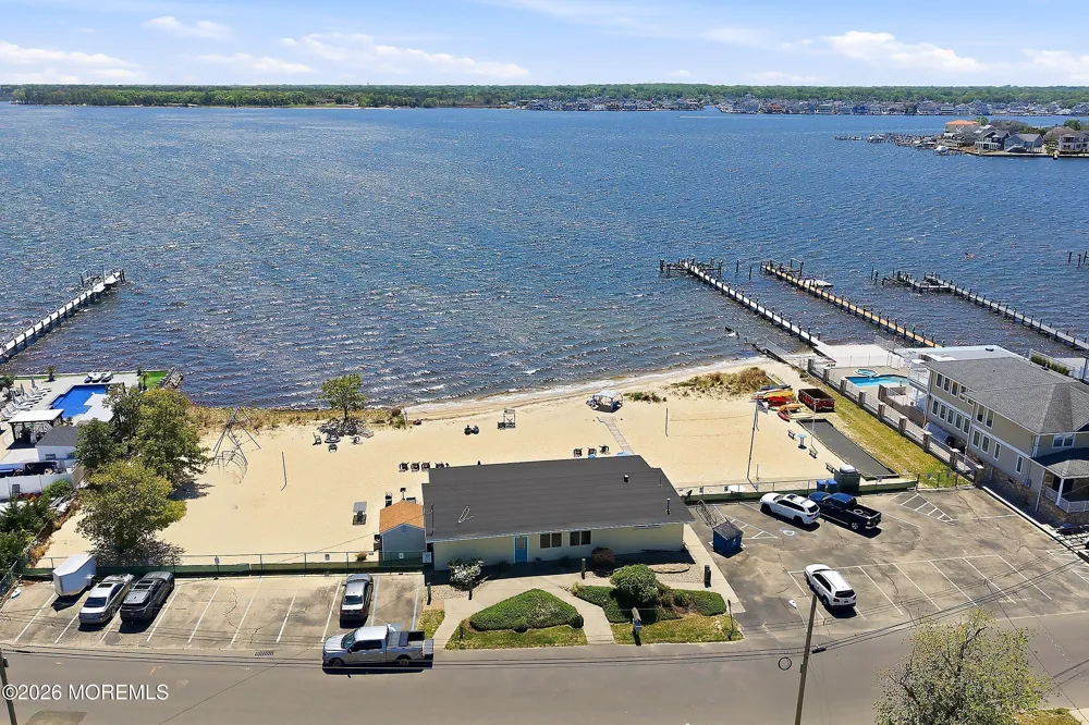 61 Sea Breeze Road Toms River, NJ 08753
