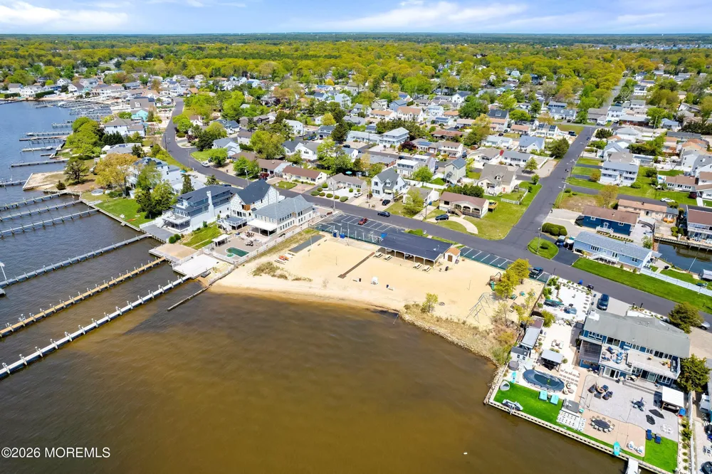 61 Sea Breeze Road Toms River, NJ 08753