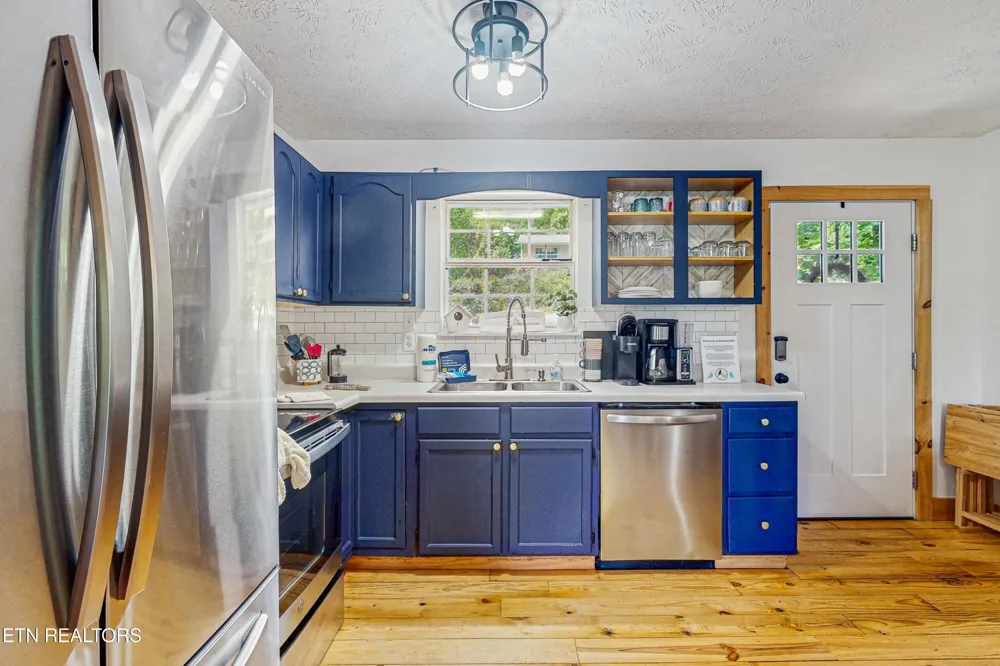 1949 Shady Grove Rd Sevierville, TN 37876