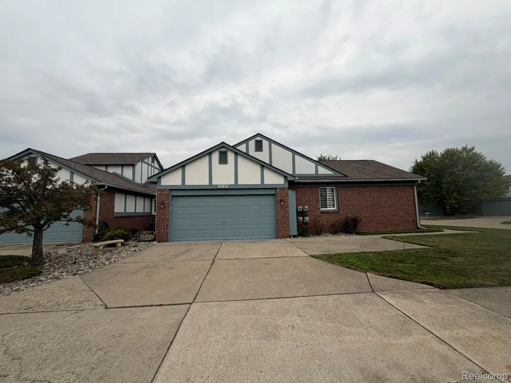 45511 Dover Drive Macomb Township, MI 48044
