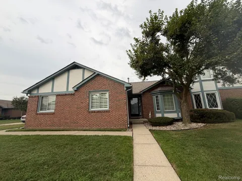 45511 Dover Drive