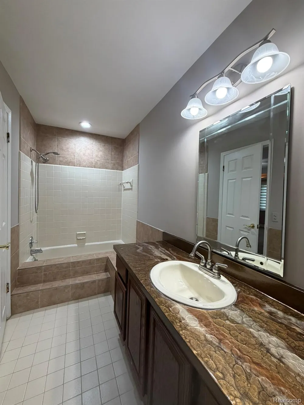45511 Dover Drive Macomb Township, MI 48044