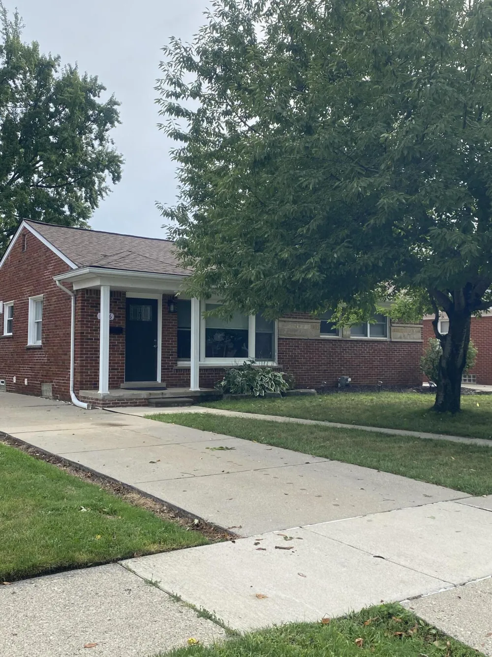 1616 Genesee Drive Royal Oak City, MI 48073