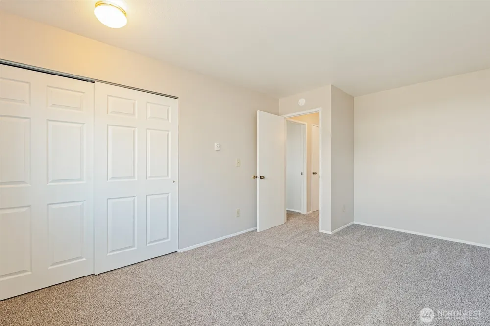 2619 58th Avenue SW #Upper Seattle, WA 98116