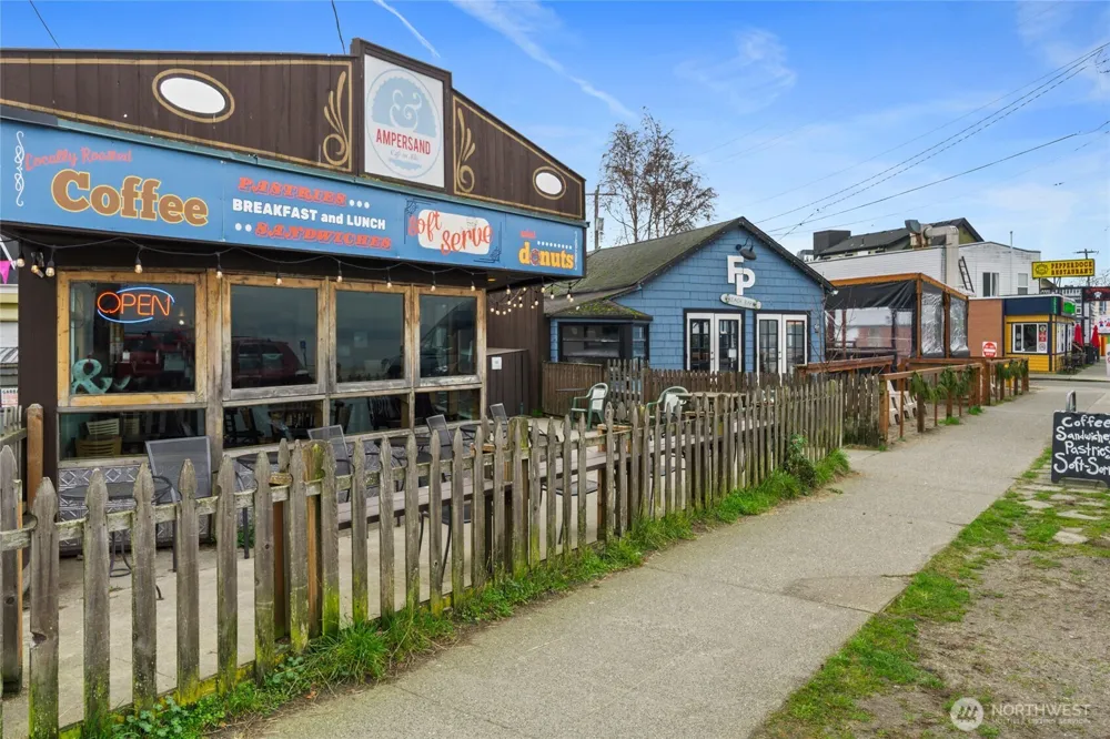 2619 58th Avenue SW #Upper Seattle, WA 98116